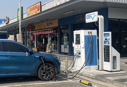 NOTRE CHARGEUR DE VOITURE ÉLECTRIQUE CC EST UTILISÉ DANS LES STATIONS D'ESSENCE EN THAÏLANDE